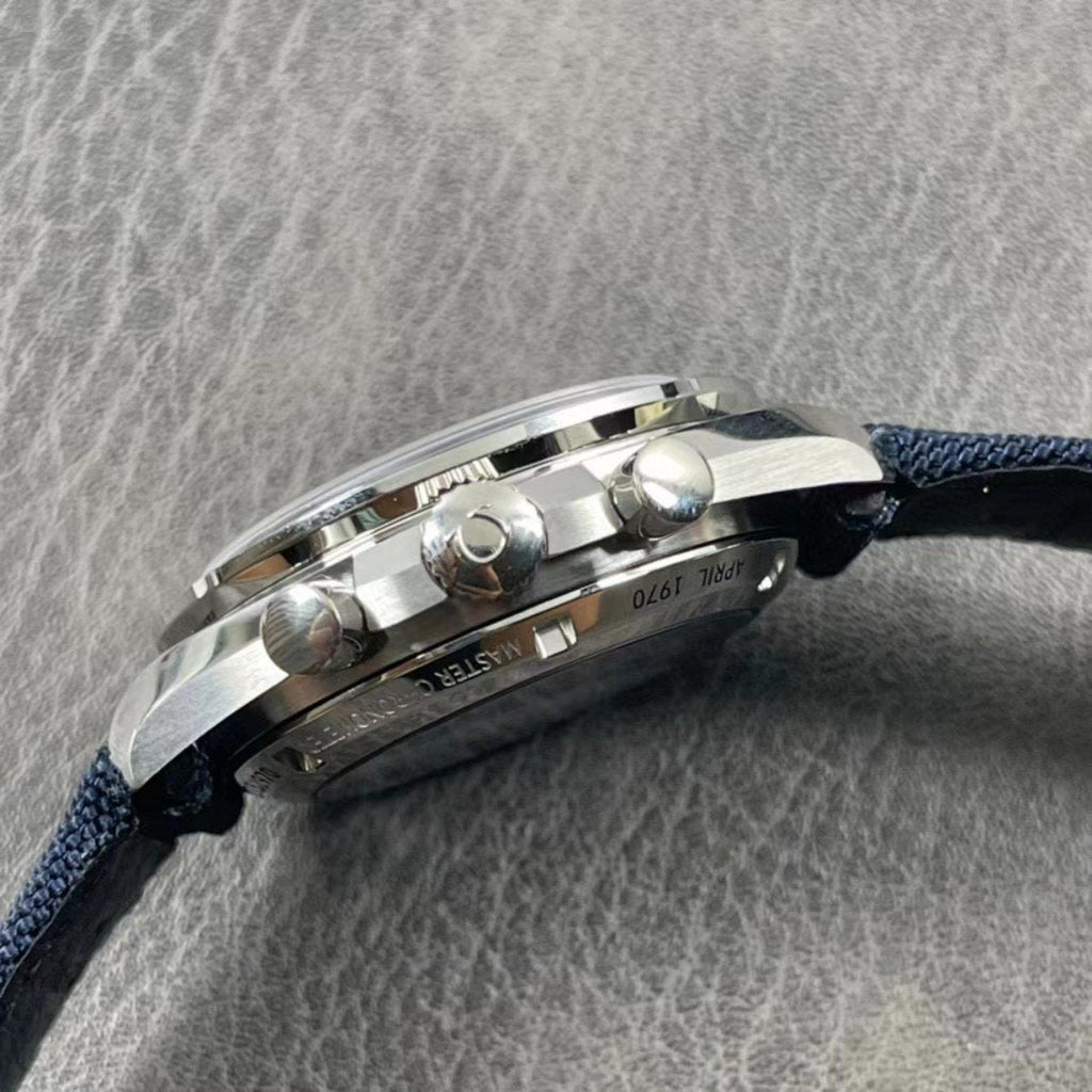 SPEEDMASTER APOLO SILVER SNOOPY